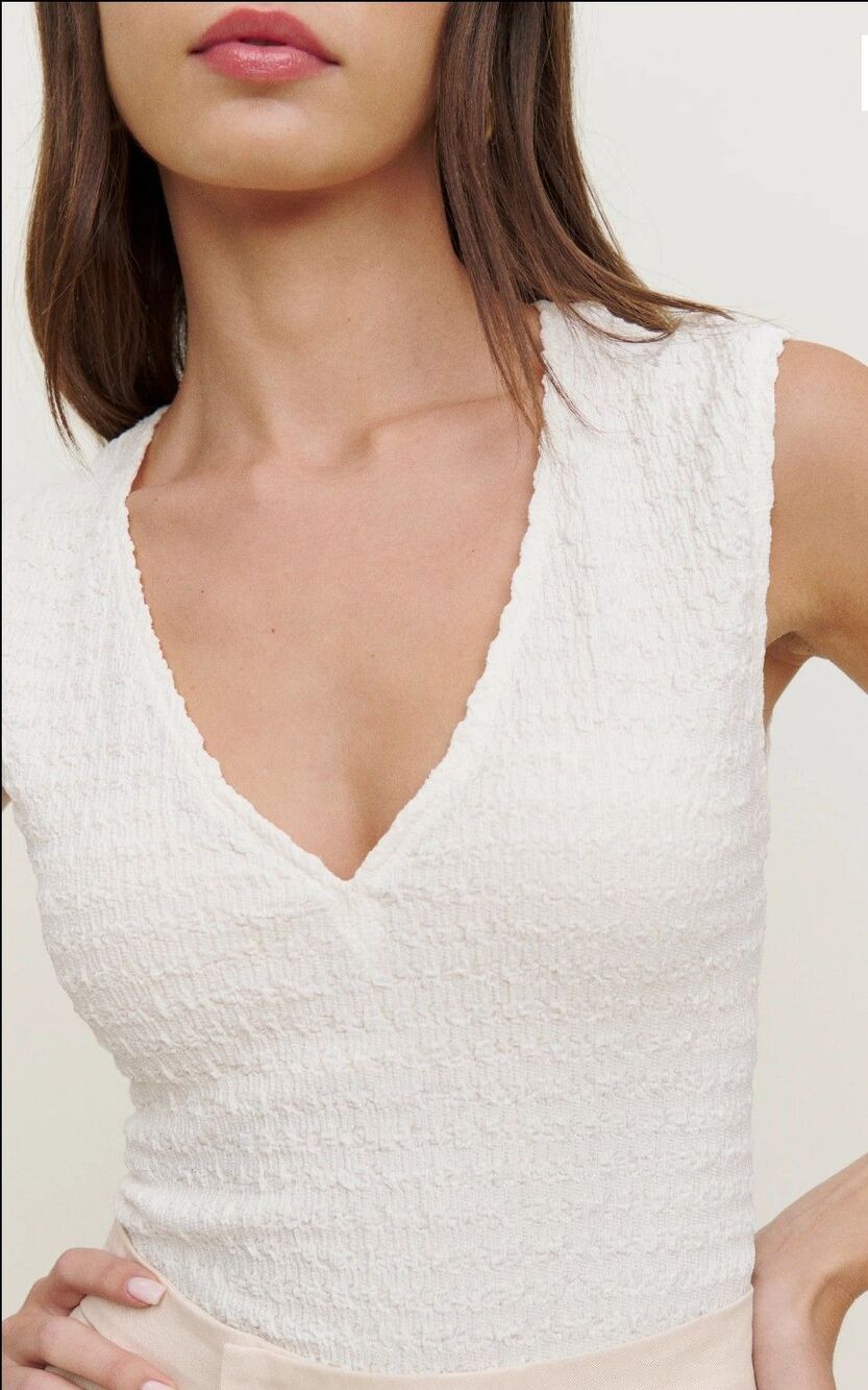 Reformation Vneck Sleeveless Cream Minimalist Feminine Textured Tank Top Size M